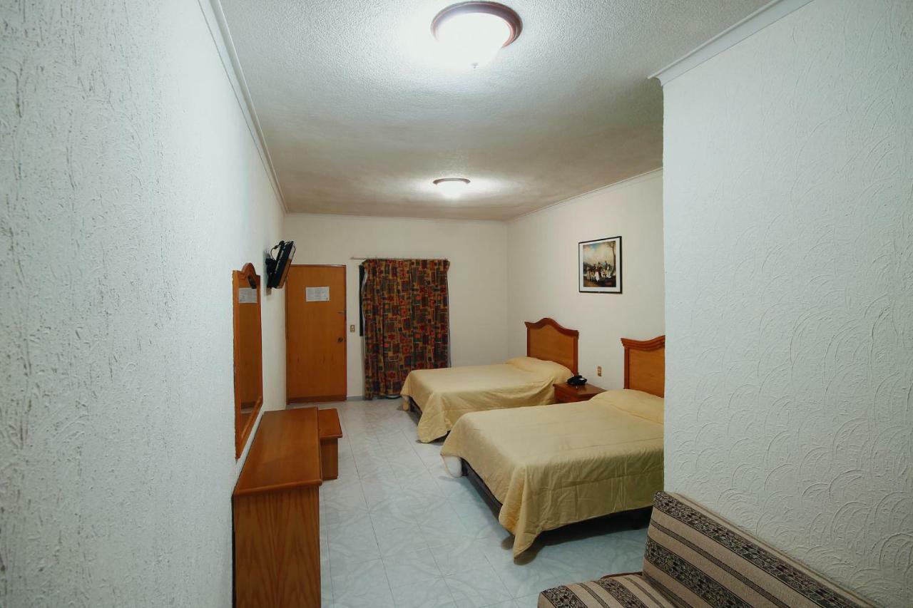 Hotel El Conquistador Monarca. Zitácuaro Kültér fotó