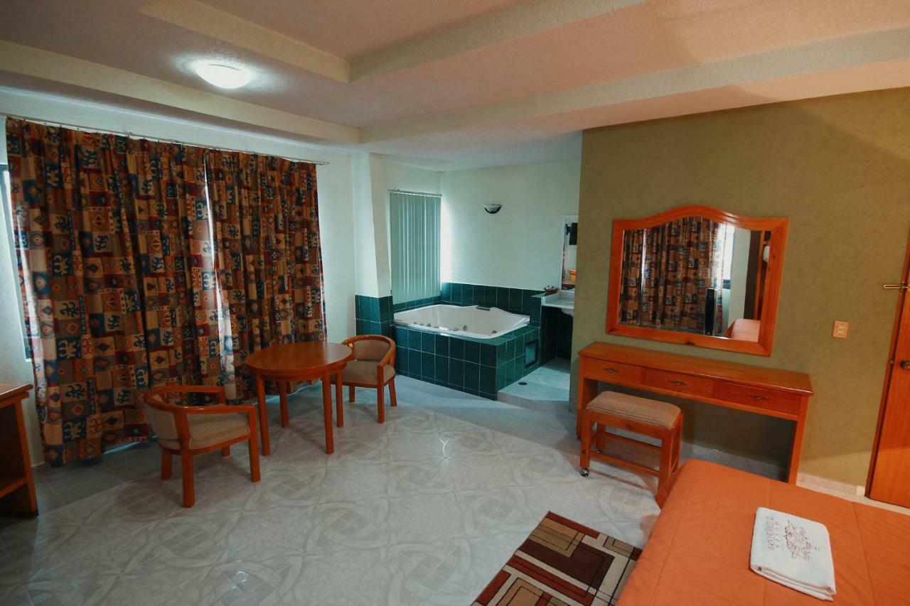 Hotel El Conquistador Monarca. Zitácuaro Kültér fotó