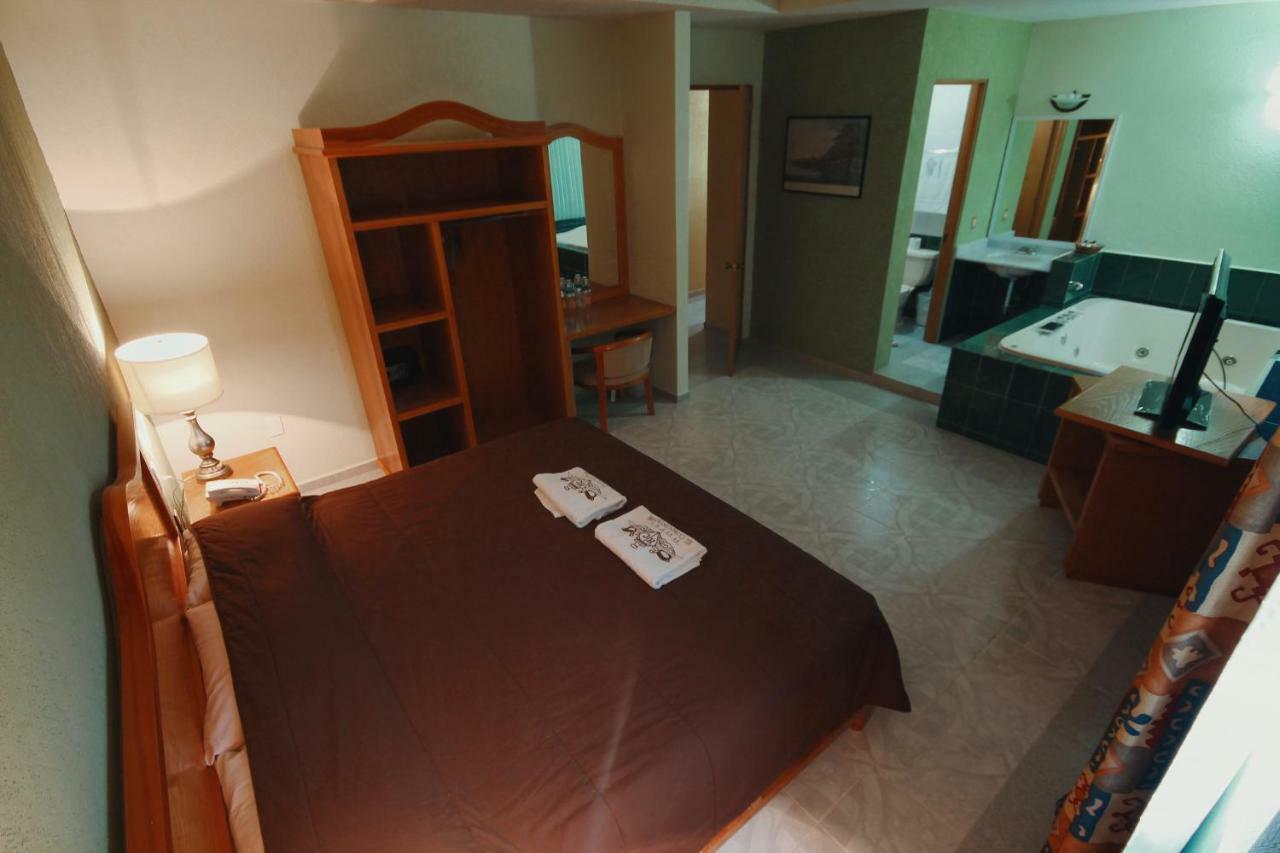 Hotel El Conquistador Monarca. Zitácuaro Kültér fotó