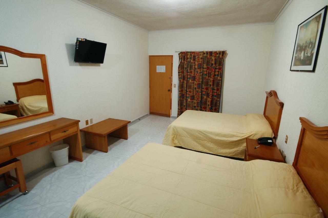 Hotel El Conquistador Monarca. Zitácuaro Kültér fotó