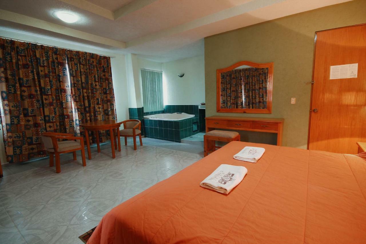 Hotel El Conquistador Monarca. Zitácuaro Kültér fotó