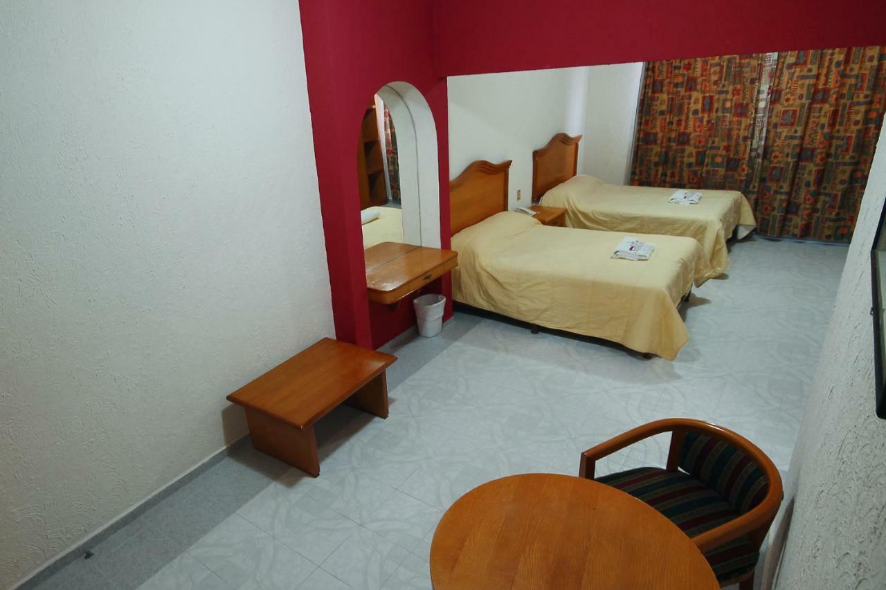Hotel El Conquistador Monarca. Zitácuaro Kültér fotó