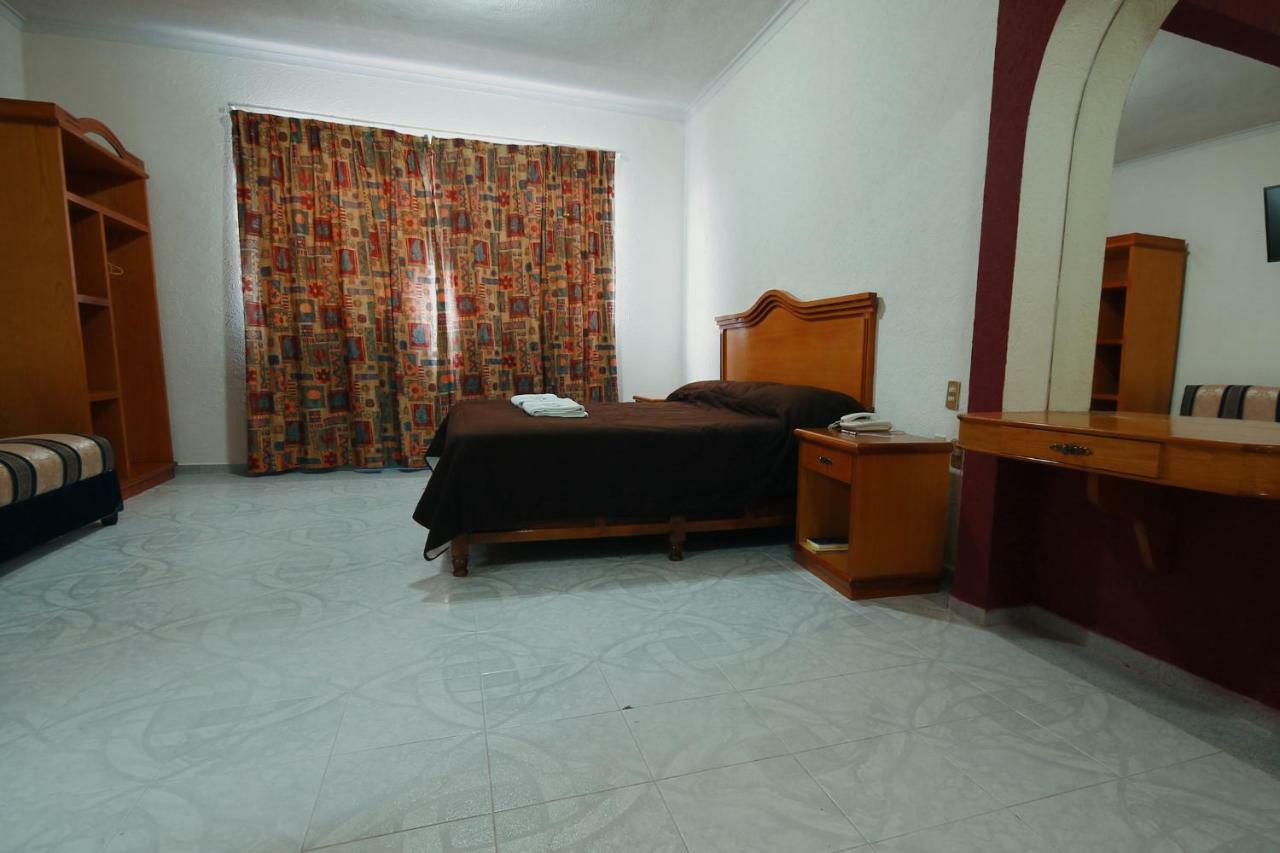Hotel El Conquistador Monarca. Zitácuaro Kültér fotó