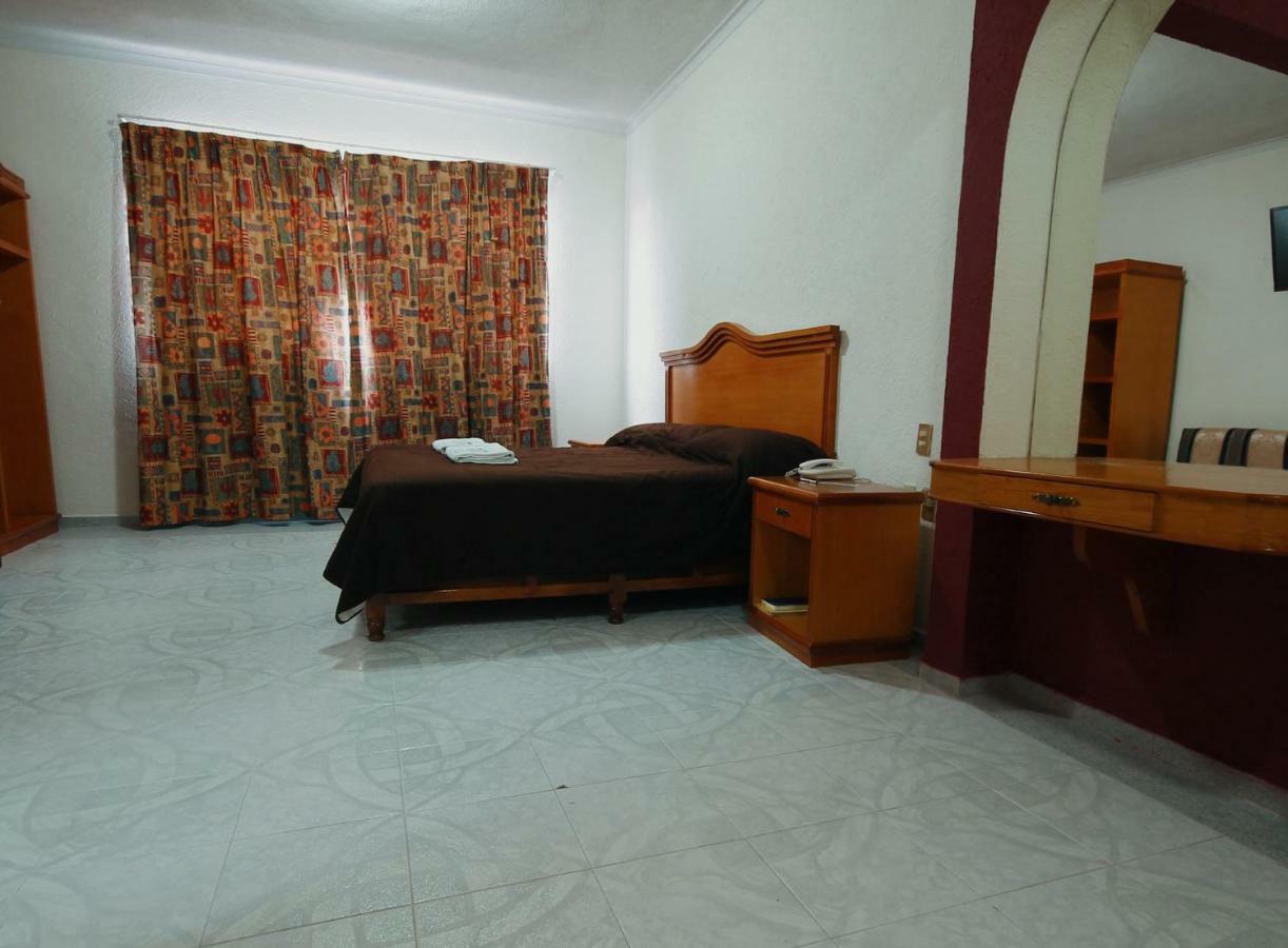 Hotel El Conquistador Monarca. Zitácuaro Kültér fotó